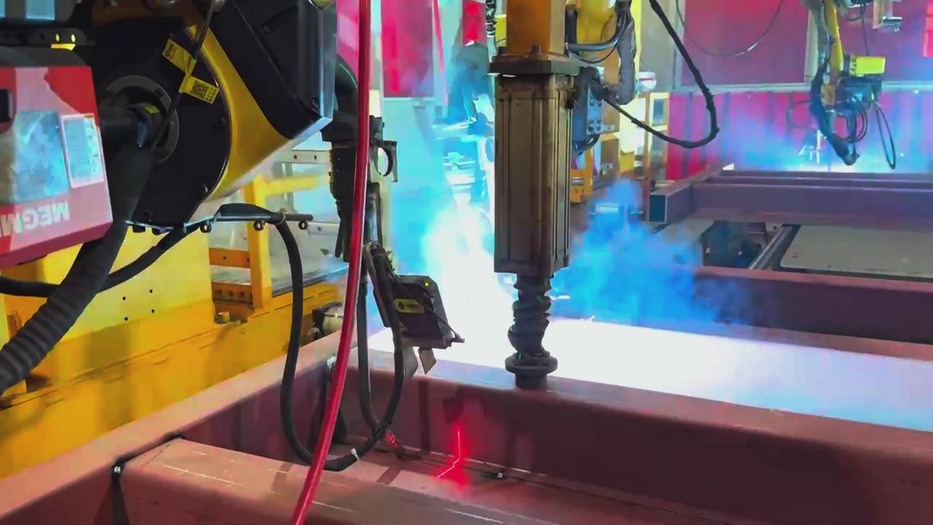 創想智控激光焊縫跟蹤系統在發那科機器人焊接火車端墻中的應用