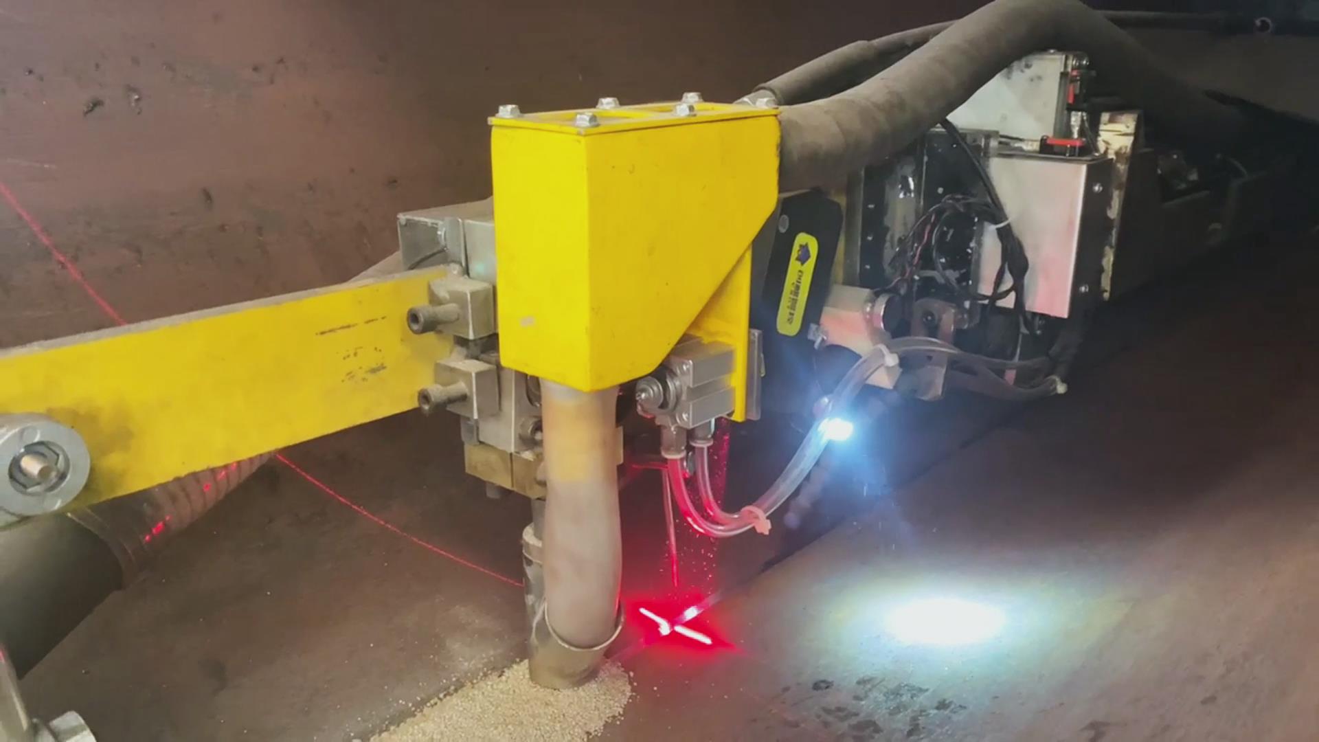 激光焊縫跟蹤傳感器助力石油管道焊接自動化,實現高效精準升級 激光焊縫跟蹤傳感器助力石油管道焊接自動化,實現高效精準升級